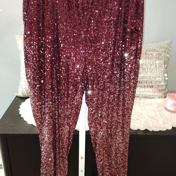Cable & Gauge Sparkling Burgundy Sequin Joggers - Picture 1 of 5